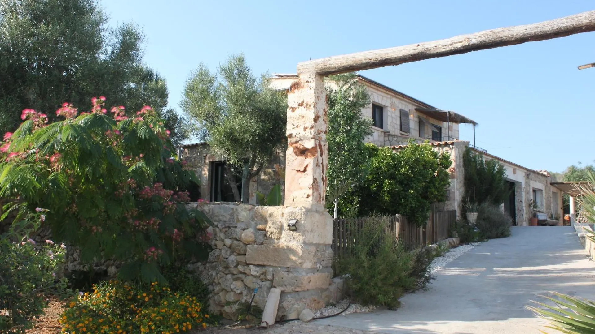 Agroturisme Es Raco De Maria Maria De La Salut Hotel